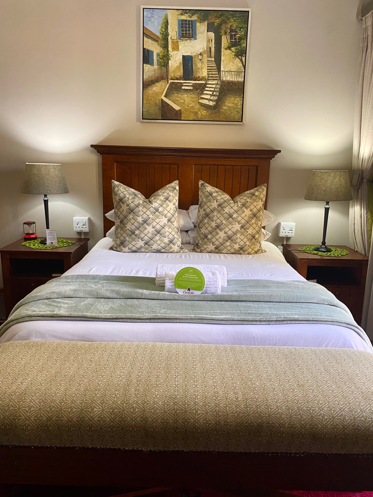 GREEN room at Castello Guest House