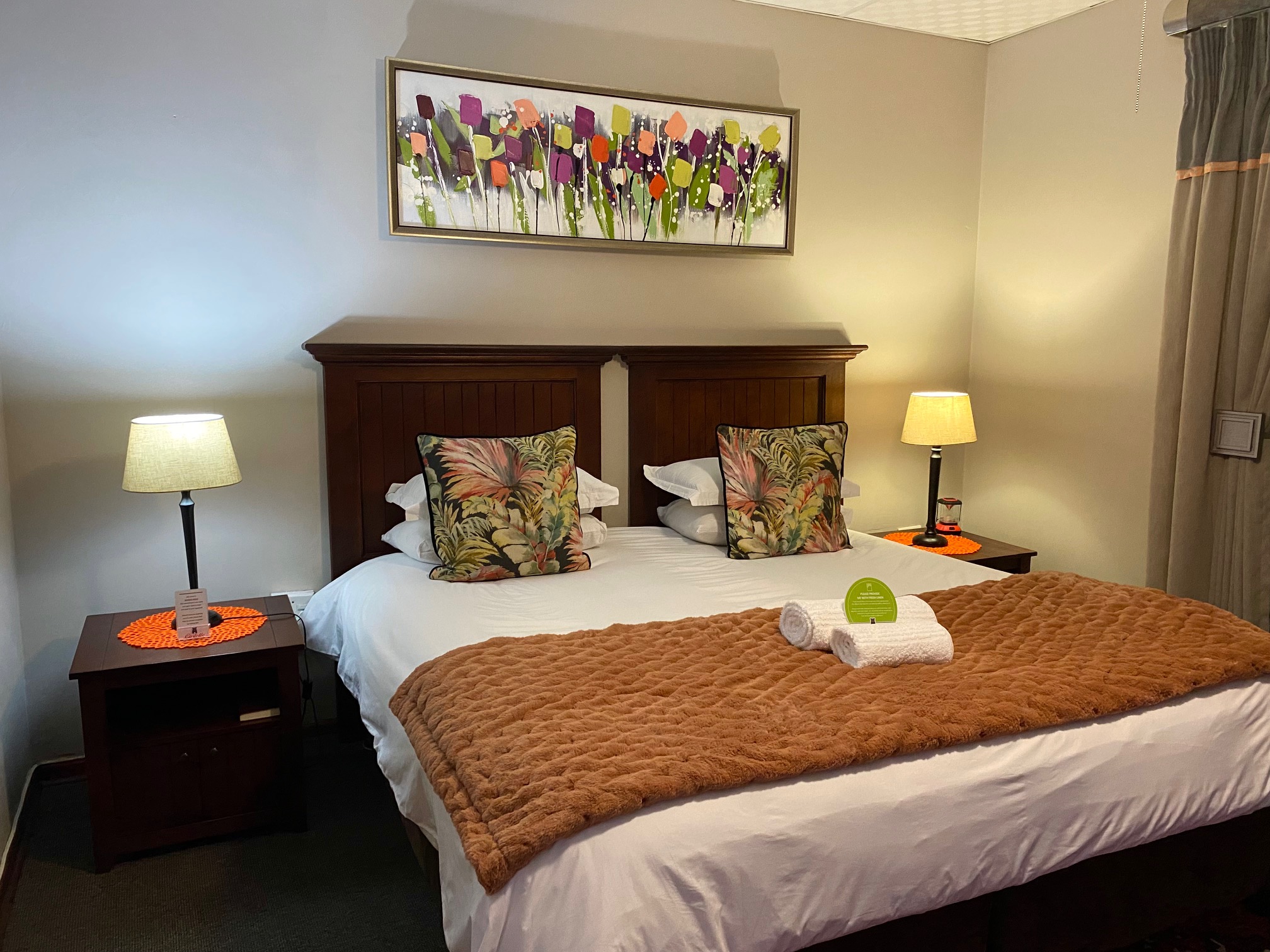 ORANGE room at Castello Guest House