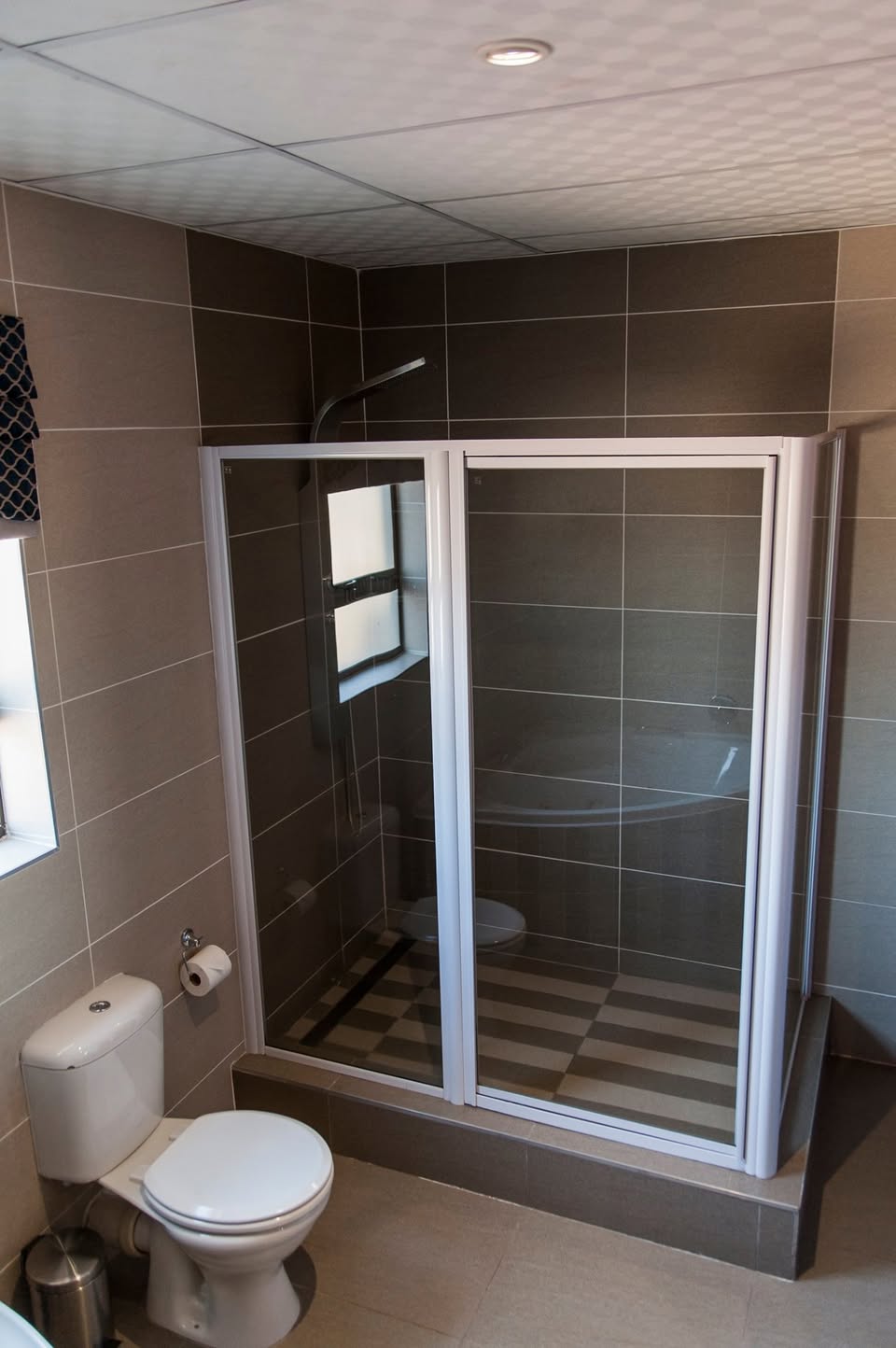 Seperate shower.